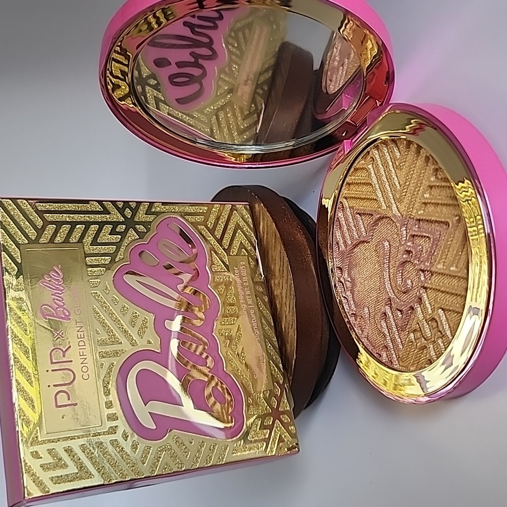 Pur X Barbie Confident Glow Signature Highlighter Pink Taffy & Bubbly